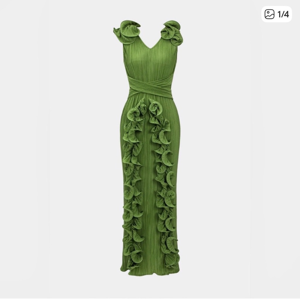 Elegant Green Ruffled Maxi Dress - Sleeveless V-Neck